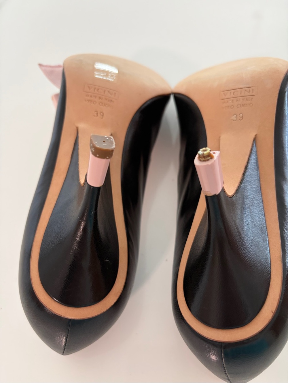 Giuseppe Zanotti Black Patent Pumps with Pink Satin Bows - Picture 7 of 7